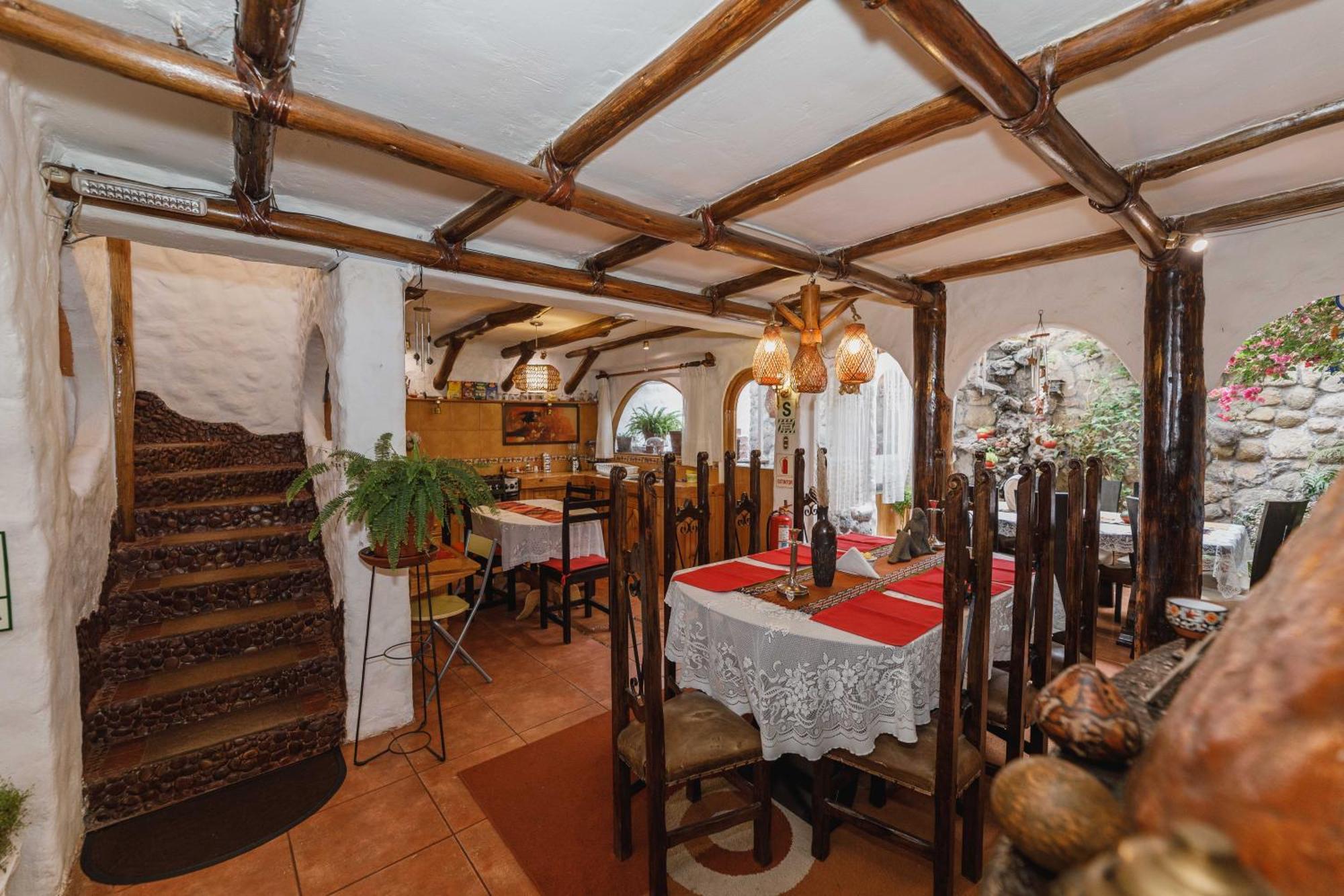 Hostal Madre Tierra Куско Экстерьер фото