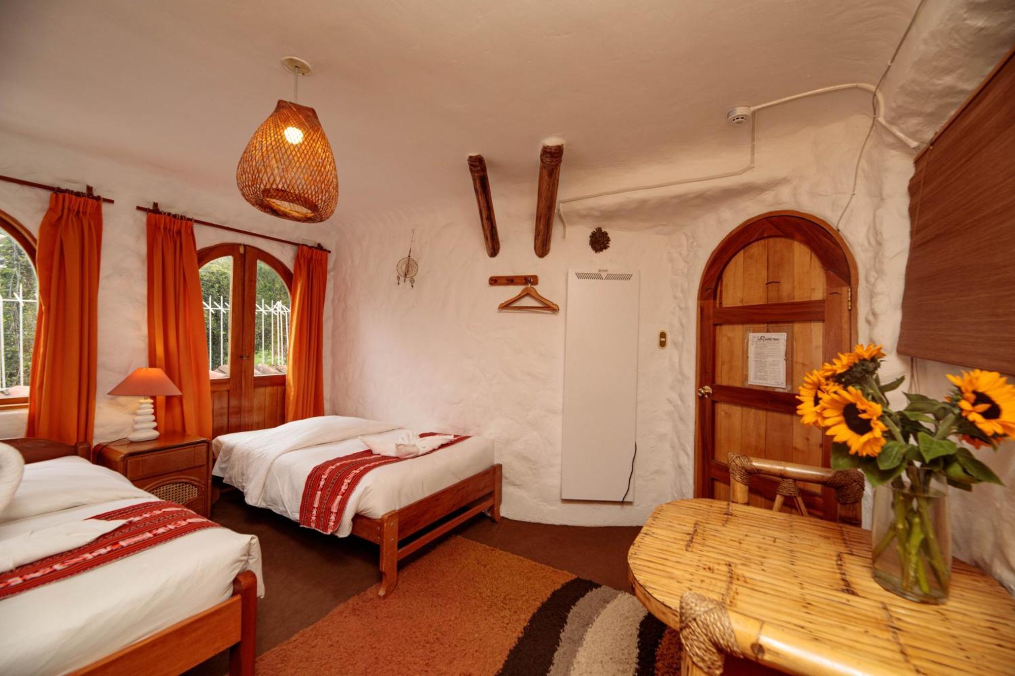Hostal Madre Tierra Куско Экстерьер фото